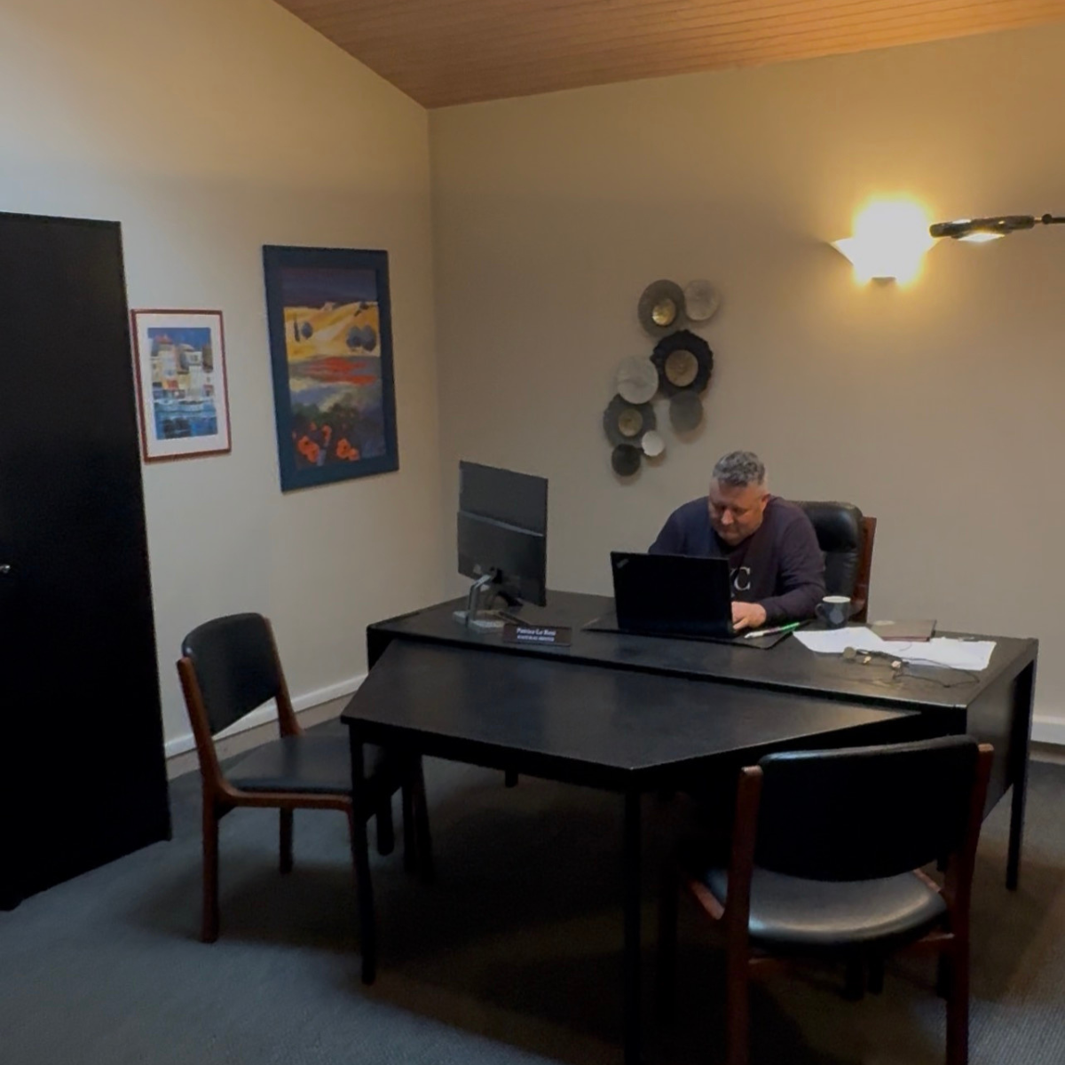Bureaux Natural Breed